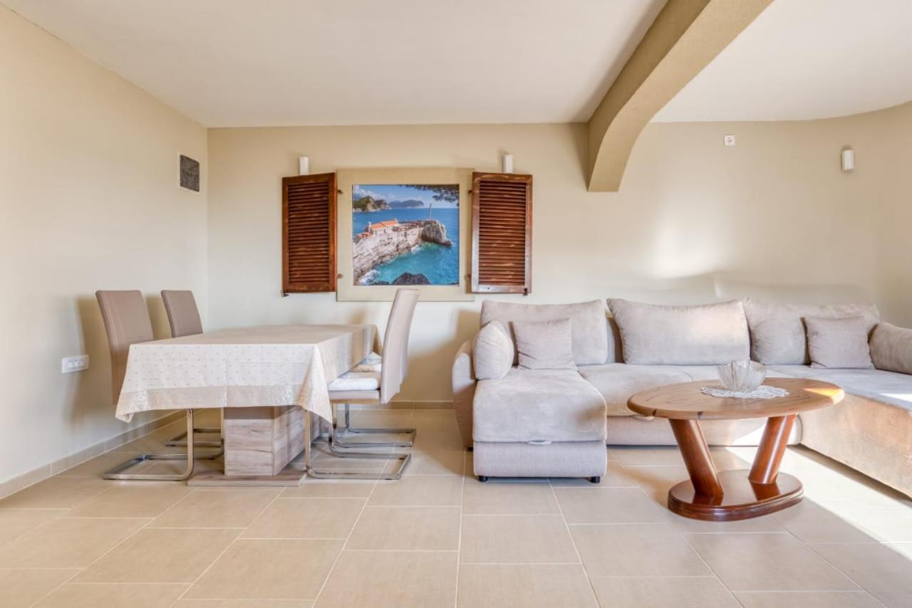 Savovic_Lux Apartment Petrovac Exterior photo